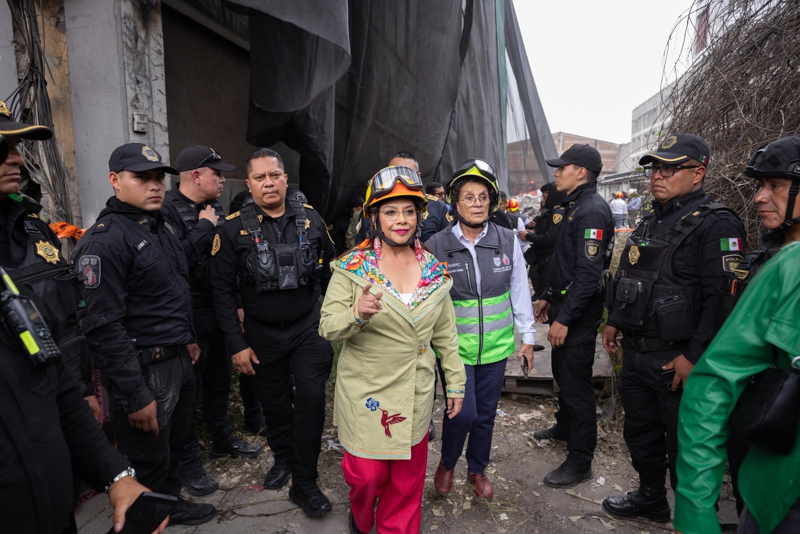 Atiende gobierno capitalino derrumbe de inmueble privado en Calzada de Tlalpan