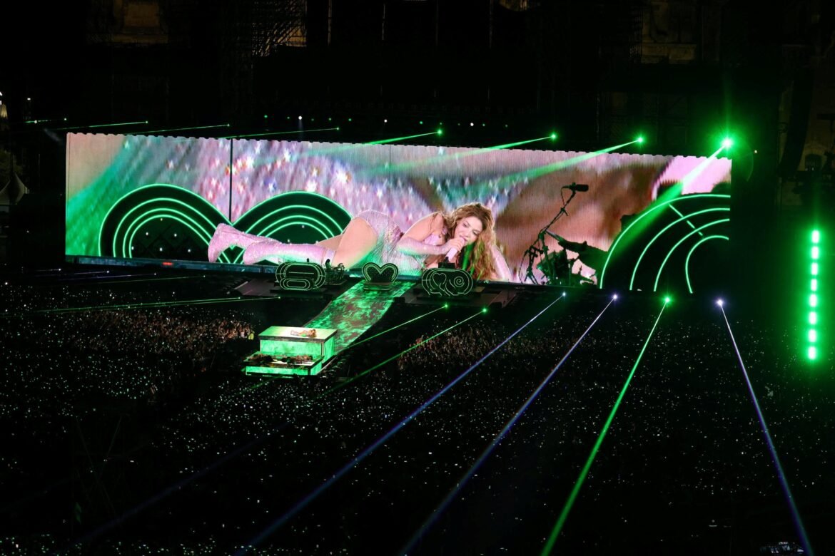 Rompe Shakira récord histórico en el Zócalo de la CDMX con 400 mil asistentes