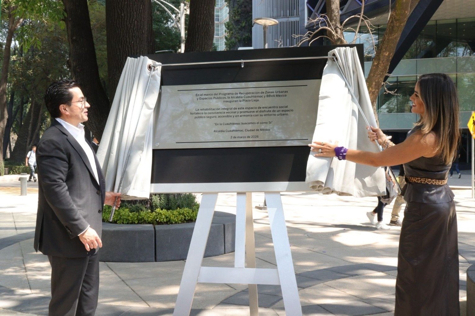 Ale Rojo de la Vega y BBVA México entregan rehabilitación de Plaza Lieja