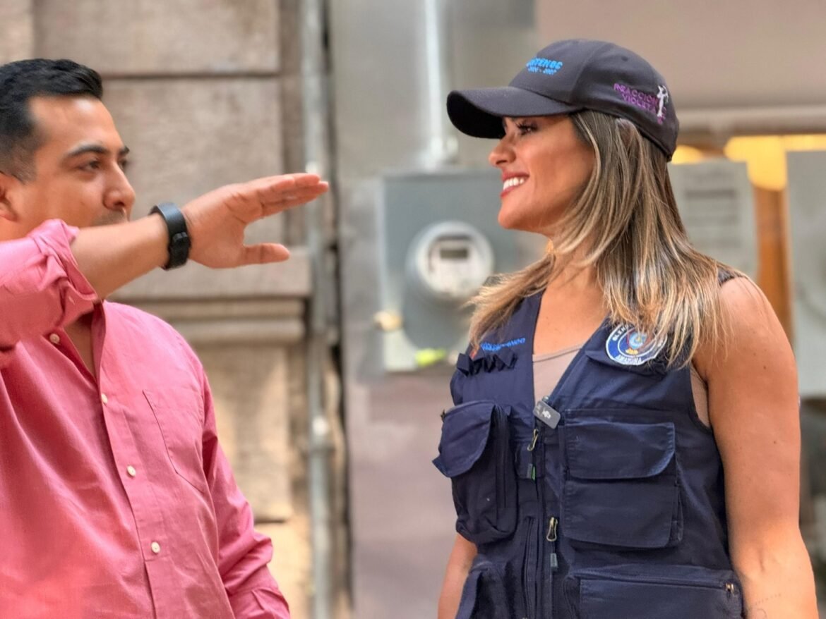 Ale Rojo de la Vega encabeza operativo y retira pérgolas que obstruían el paso peatonal en Roma Norte