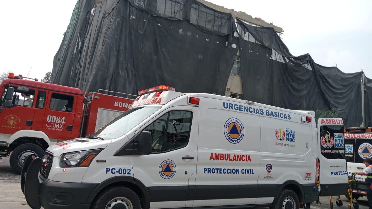 Protección Civil de Cuauhtémoc traslada a Hospital Rubén Leñero a hombre herido tras colapso en San Antonio Abad