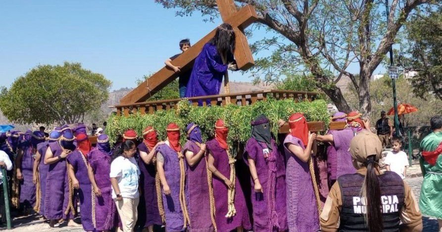 Procesiones, flores, máscaras, gastronomía y peregrinaciones, es como se vive la Semana Santa en Guanajuato