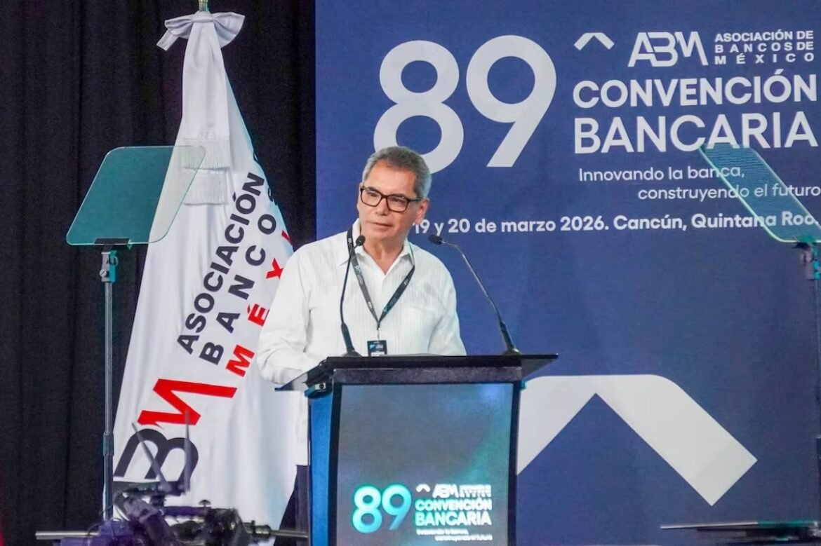 Hacienda apuesta por crecimiento y gasolina estable