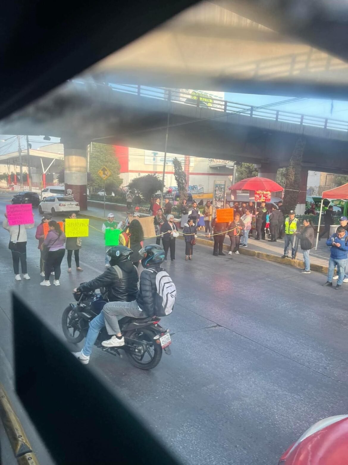 Bloquean la López Portillo y desatan caos en Tultitlán