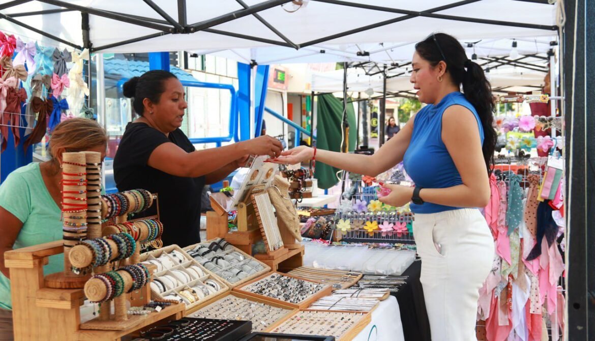 Impulsa ayuntamiento de BJ talento de artesanas, artesanos y emprendedores