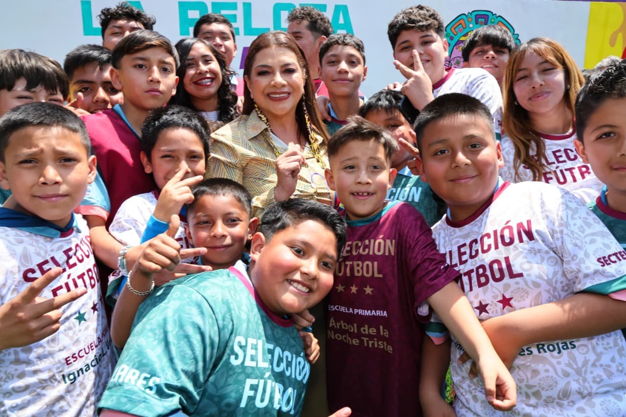 Lleva Clara Brugada el Mundial a los barrios de esta capital con la inauguración de nuevas canchas