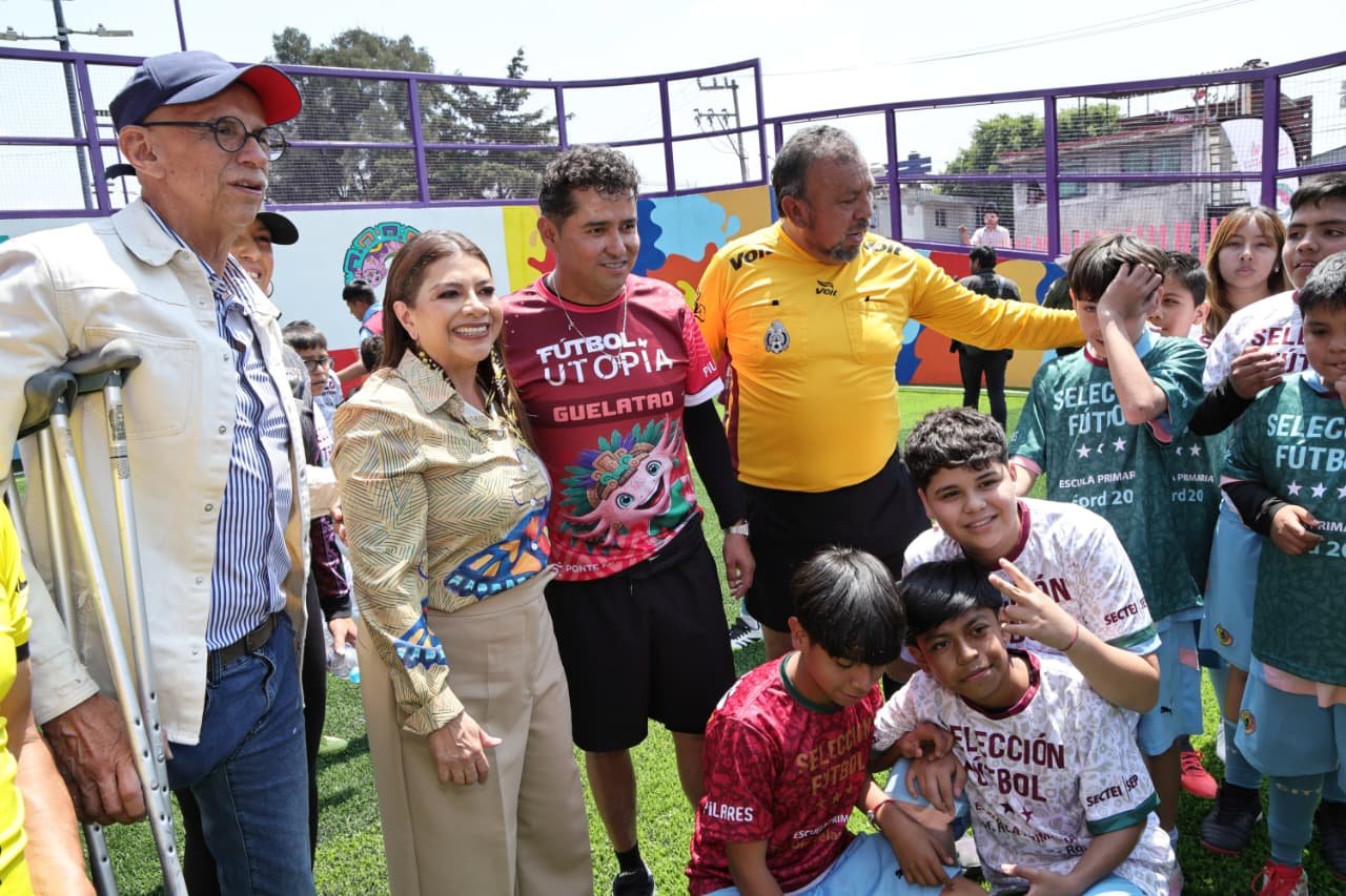 Lleva Clara Brugada el Mundial a los barrios de esta capital con la inauguración de nuevas canchas