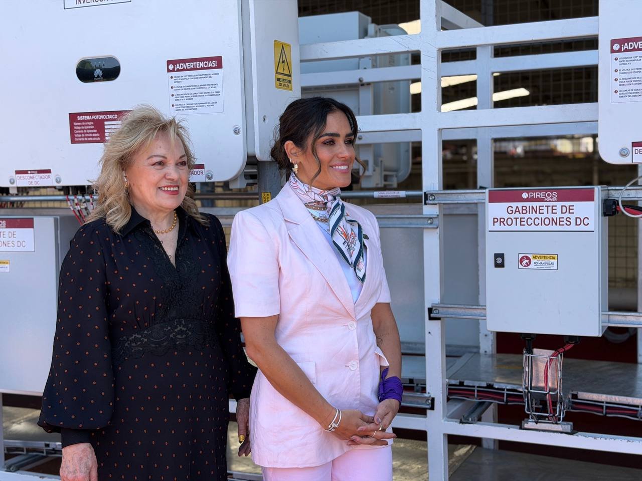 Ale Rojo de la Vega inaugura uno de los sistemas solares más grandes de CDMX