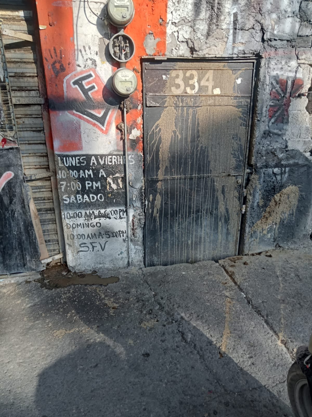 Denuncian vecinos de Neza agresiones de “Lady Popó” en la vía pública