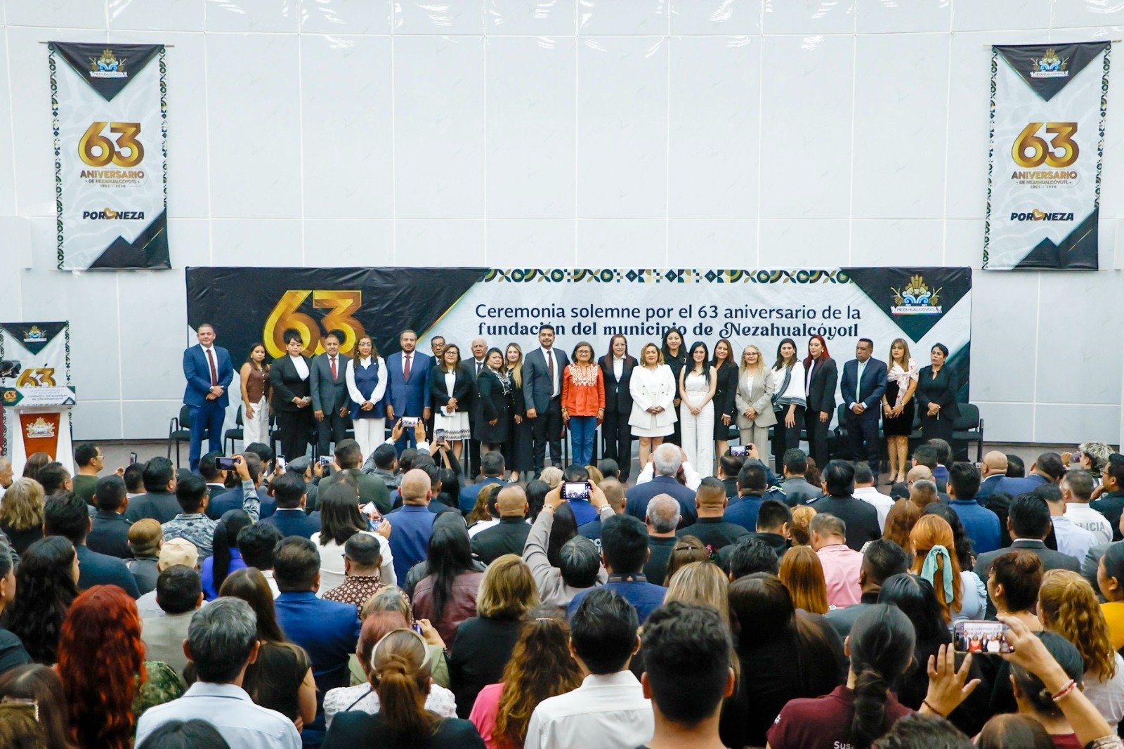 Celebra Nezahualcóyotl 63 aniversario con promesas de agua y obras