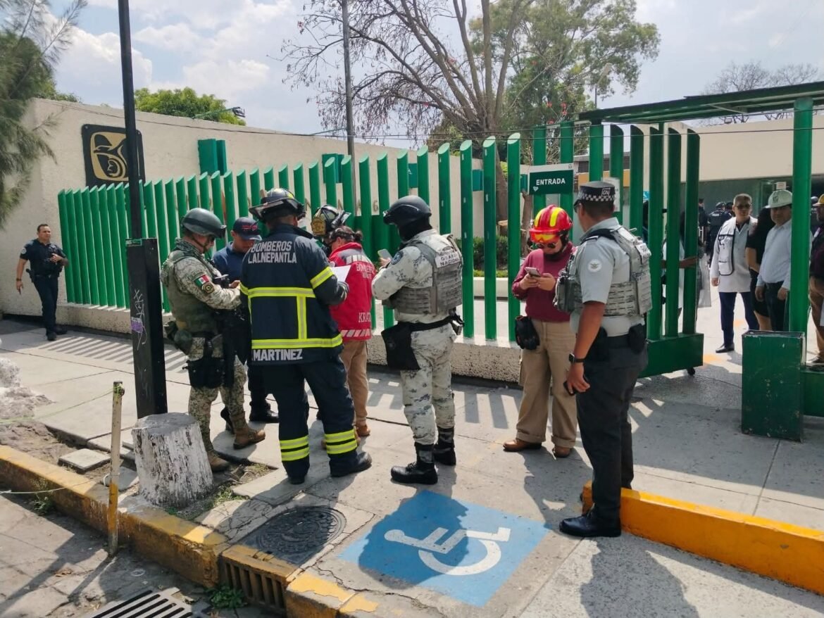 Evacúan clínica 64 del IMSS en Tlalnepantla por amenaza de bomba