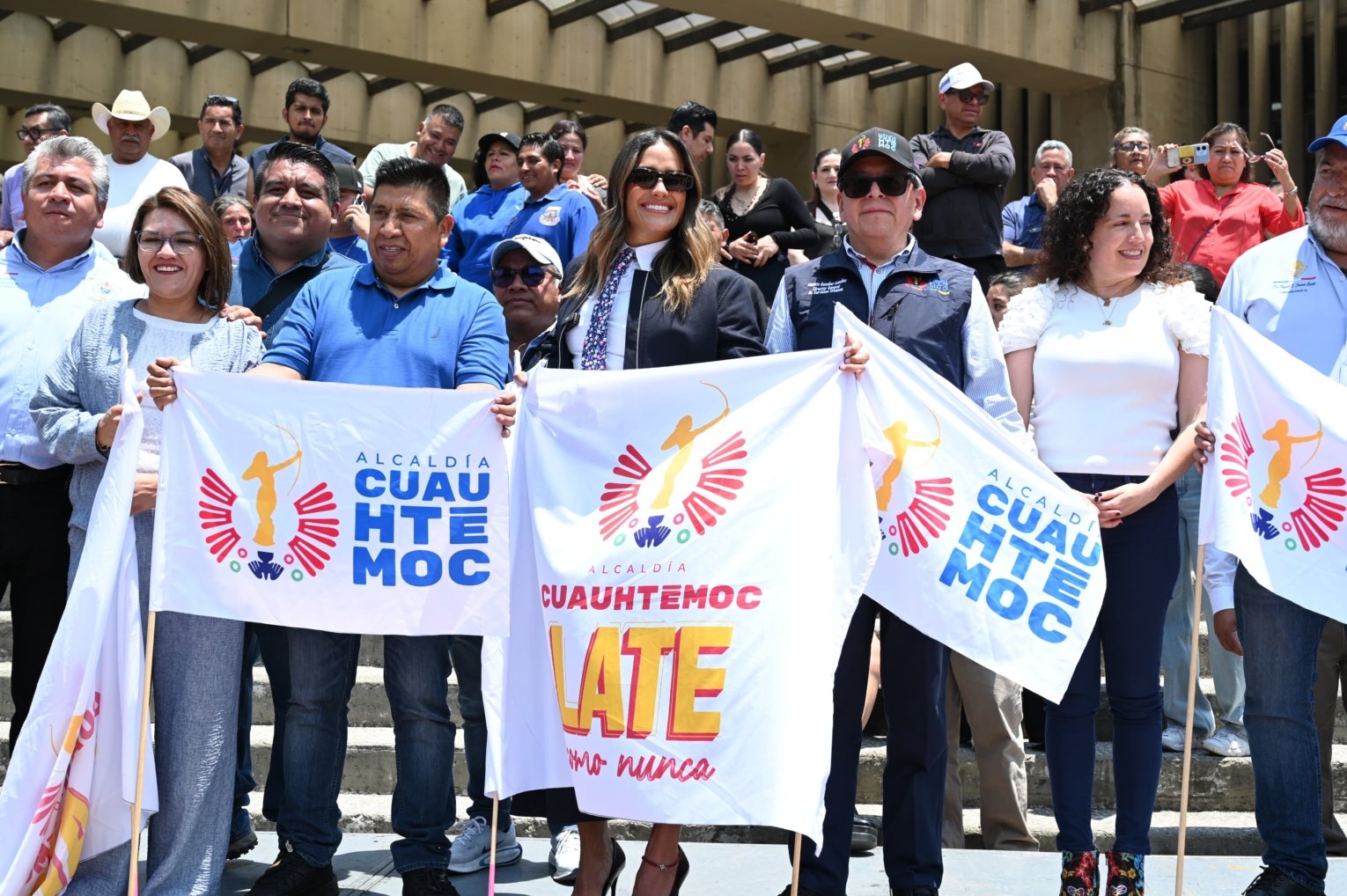 Ale Rojo de la Vega entrega nuevos camiones de basura y reconoce labor de trabajadores de limpia en la Cuauhtémoc