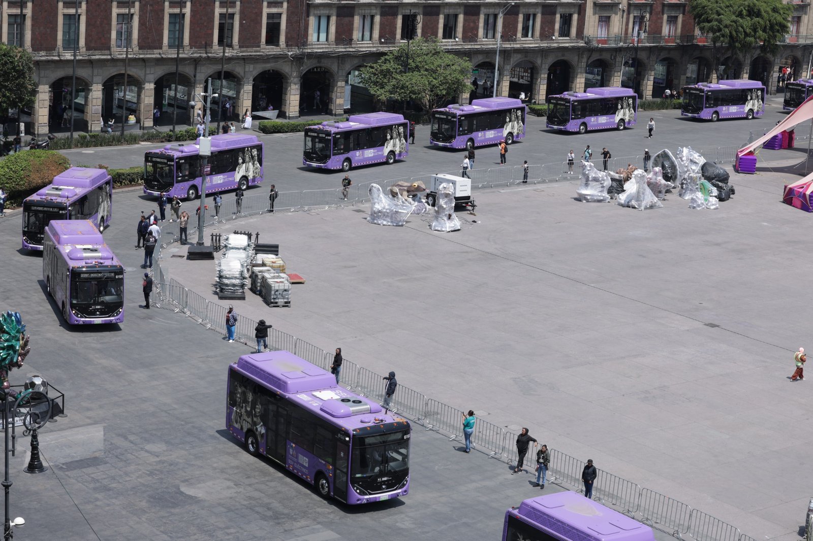 Presenta Clara Brugada "Ruta de las Heroínas Indígenas" del Centrobús