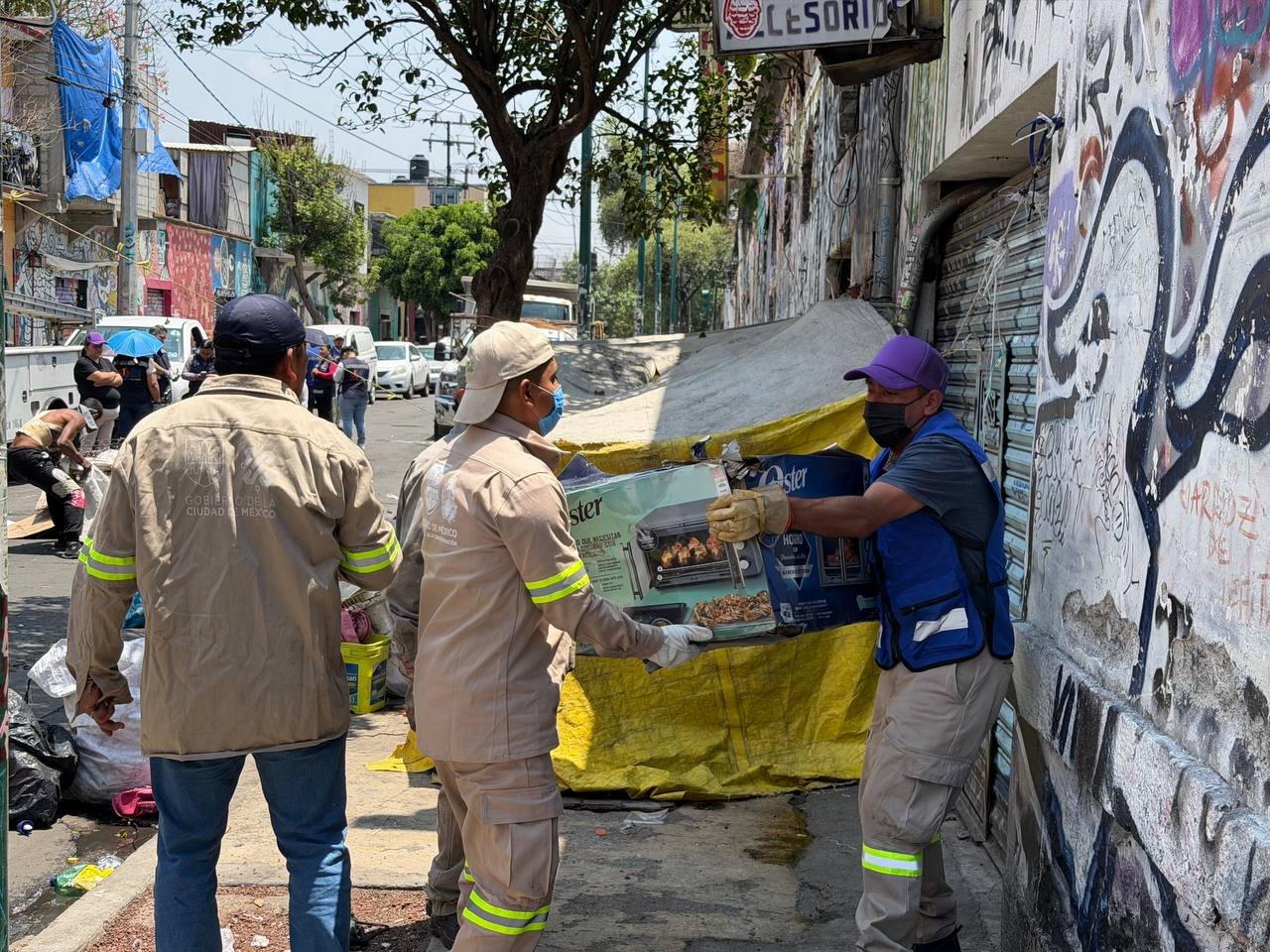 Ale Rojo de la Vega encabeza operativo para retirar 93 toneladas de triques en 19 colonias