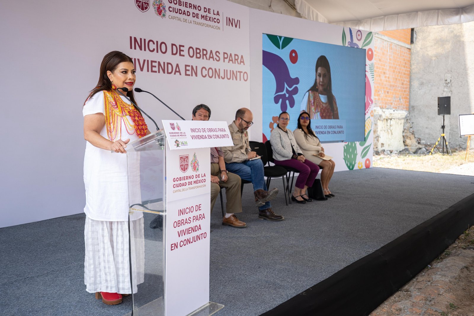 Coloca Clara Brugada primera piedra para construcción de 250 Viviendas en la colonia Guerrero