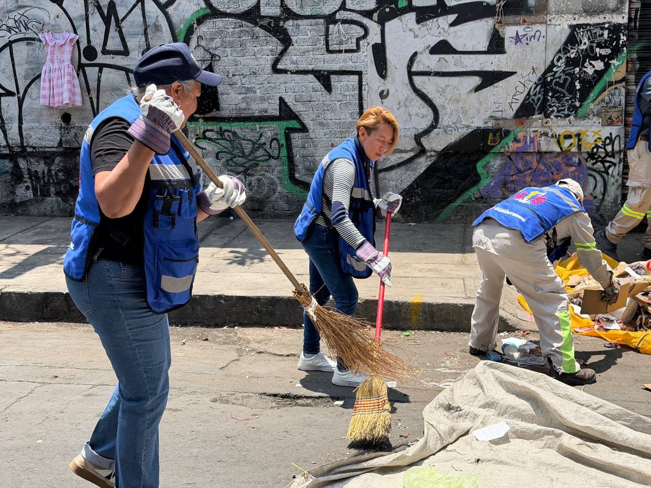 Ale Rojo de la Vega encabeza operativo para retirar 93 toneladas de triques en 19 colonias