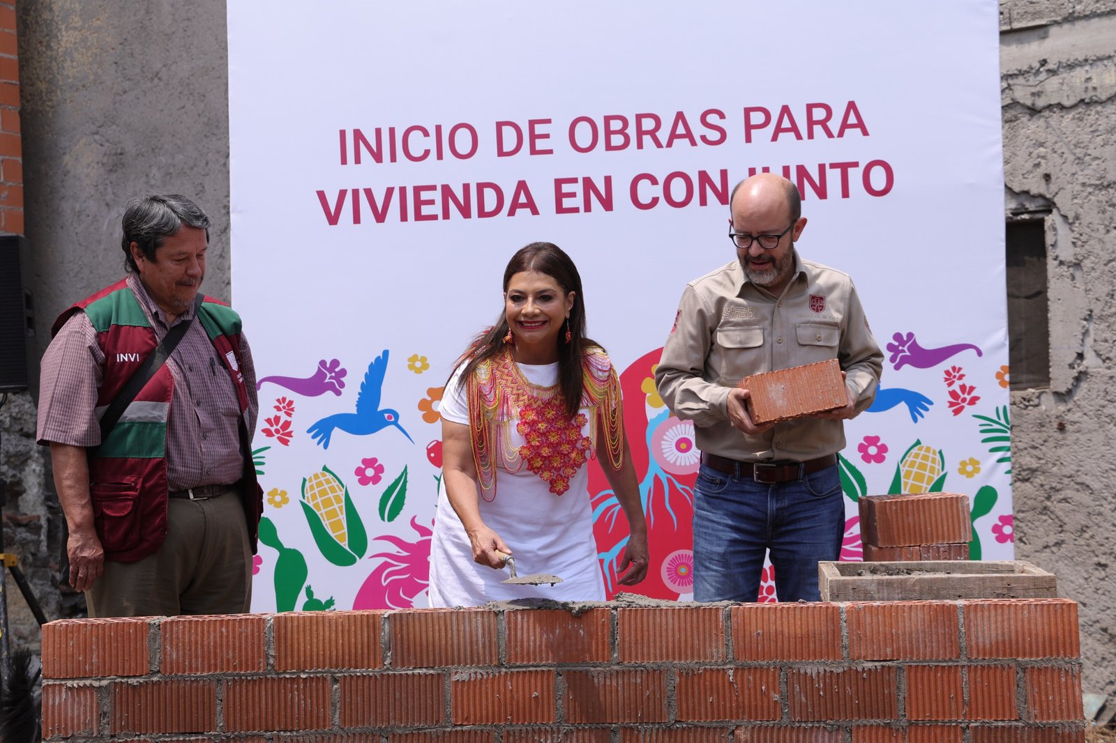 Coloca Clara Brugada primera piedra para construcción de 250 Viviendas en la colonia Guerrero