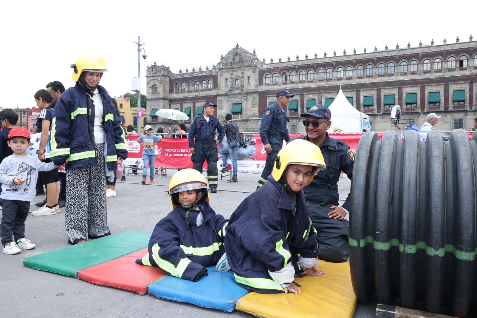 Inaugura Clara Brugada “Zocalito de las Infancias” con más de cien actividades para niñas y niños