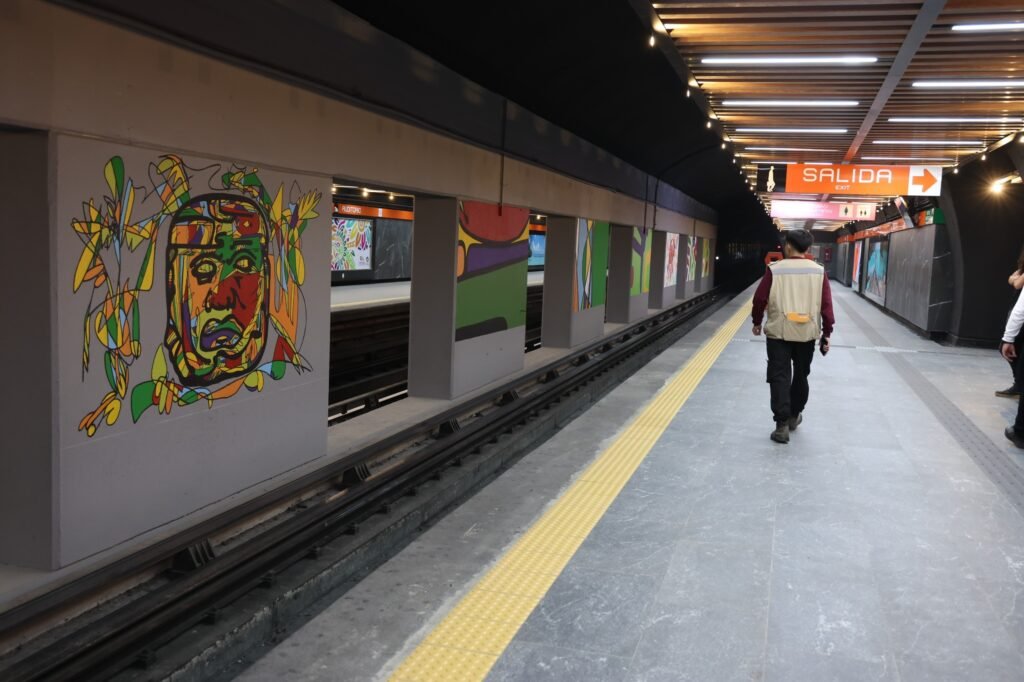 Supervisa Clara Brugada avances de modernización del Metro
