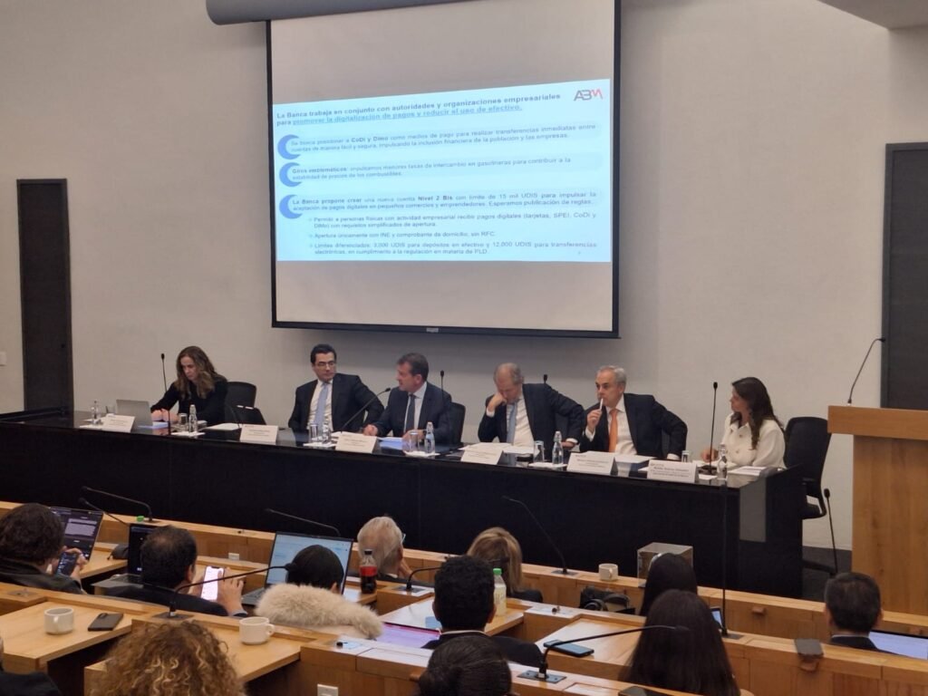 ABM: Pemex, informalidad y baja productividad presionan a México