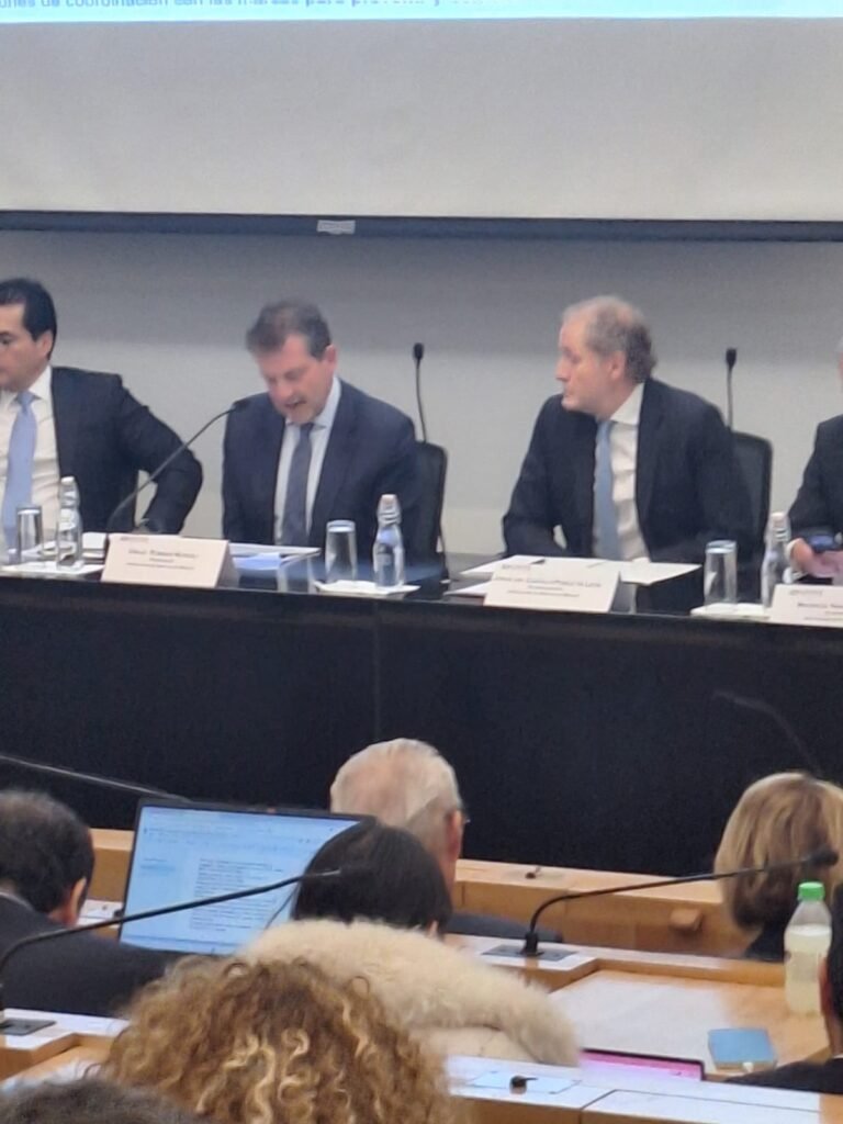 ABM: Pemex, informalidad y baja productividad presionan a México
