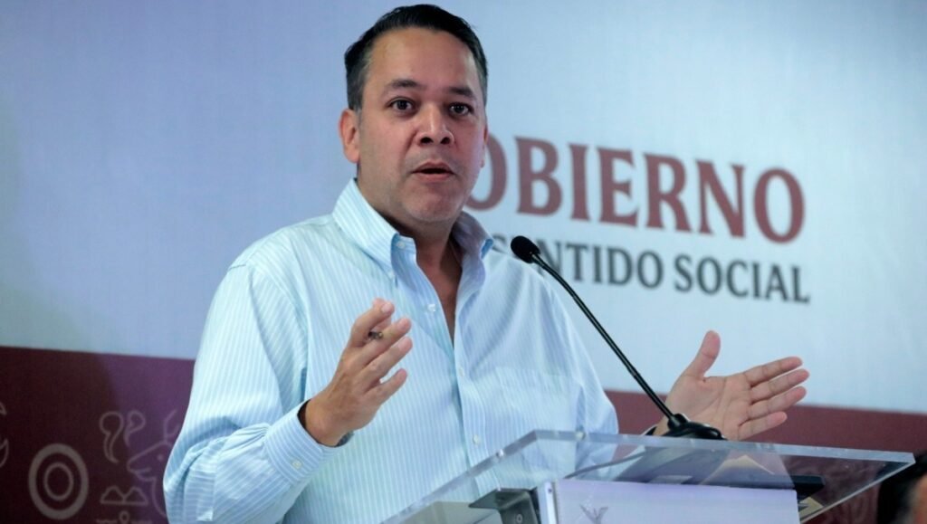 Exsecretario de Finanzas de Sinaloa se entrega a las autoridades de EU