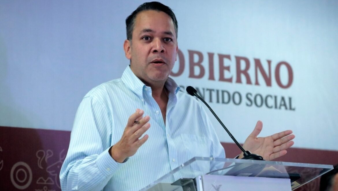 Exsecretario de Finanzas de Sinaloa se entrega a las autoridades de EU
