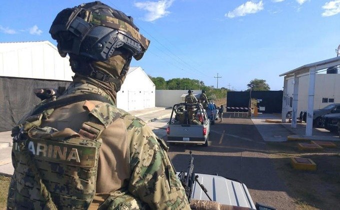 Detienen a 13 presuntos integrantes de “Los Chapitos” en Sinaloa