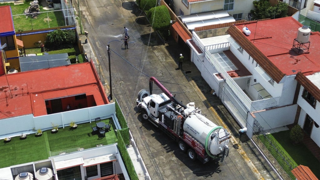 Despliega Gobierno del Estado de México equipo especializado para atender afectaciones por lluvias en Naucalpan