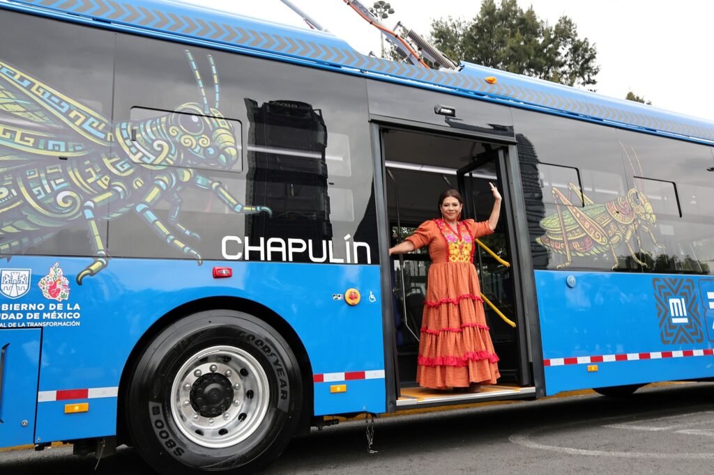 Clara Brugada pone en operación dos nuevas rutas del trolebús