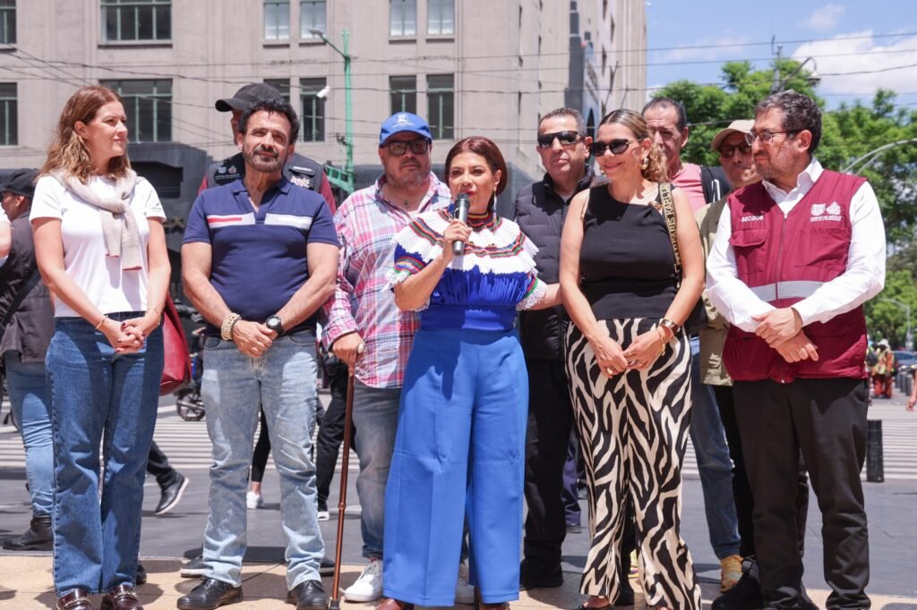 Impulsa Clara Brugada Tequios de limpieza en el Centro Histórico para su recuperación económica y florecimiento