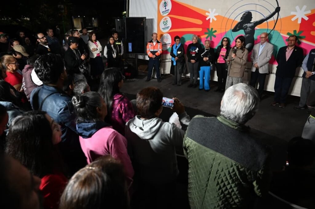 Ale Rojo de la Vega pone en marcha sistema de alumbrado público inteligente para iluminar toda la colonia Juárez