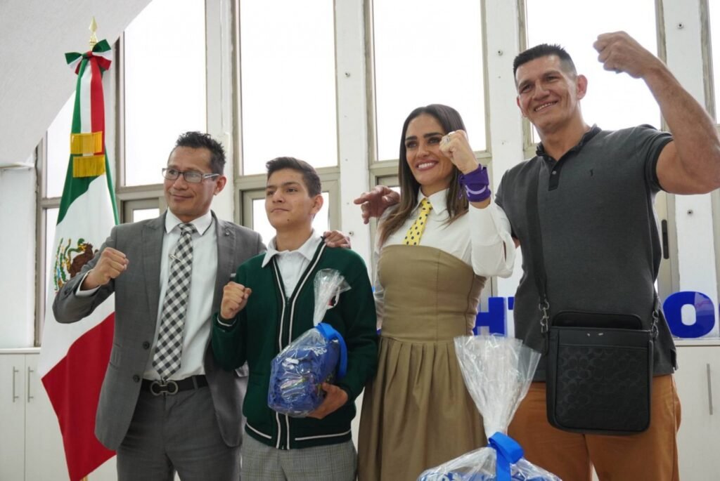 Ale Rojo de la Vega apoya a jóvenes boxeadores de Cuauhtémoc que representarán a México en Ecuador
