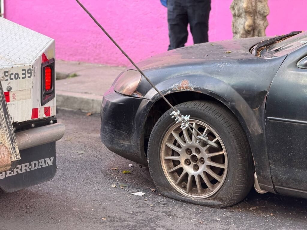 Suman 3 mil 500 vehículos abandonados retirados de las calles de Cuauhtémoc