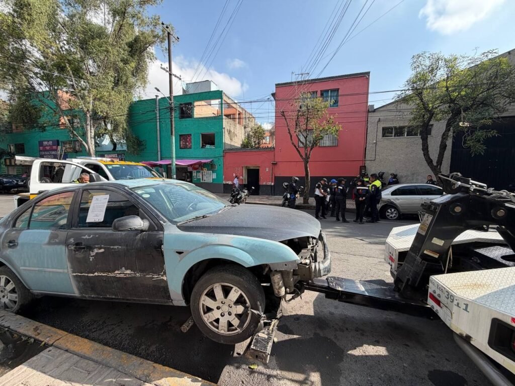 Suman 3 mil 500 vehículos abandonados retirados de las calles de Cuauhtémoc