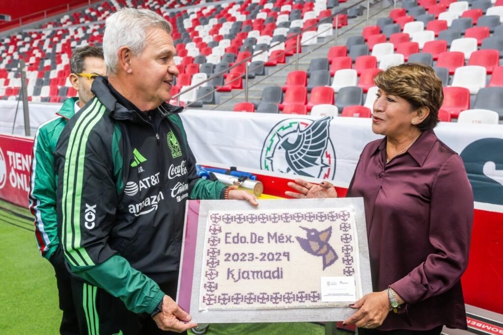 Gobernadora Delfina Gómez visita a la Selección Nacional Mexicana de Futbol en el Nemesio Diez