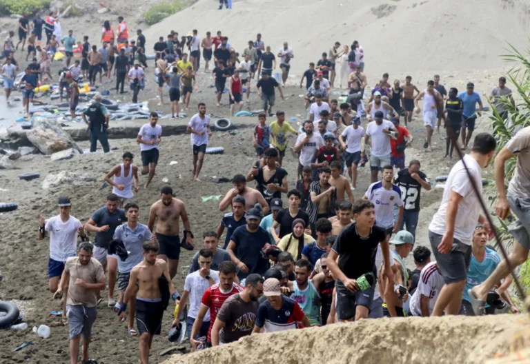 Crisis de migración en Ceuta, España