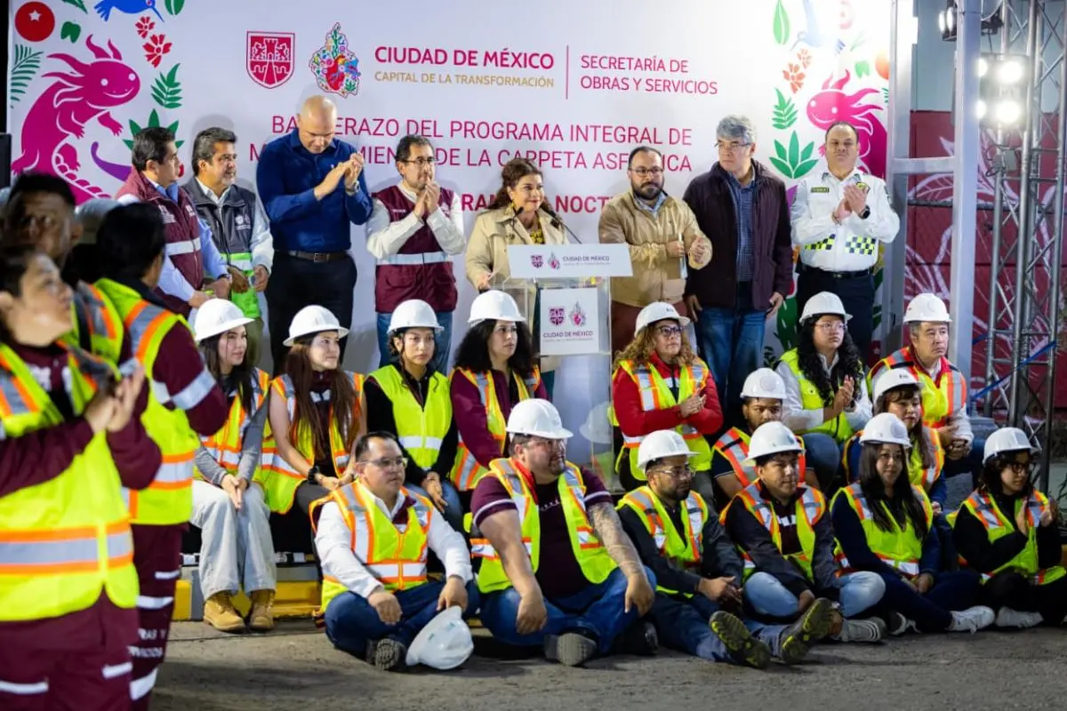 Clara Brugada arranca programa de bacheo nocturno en más de 217 ...