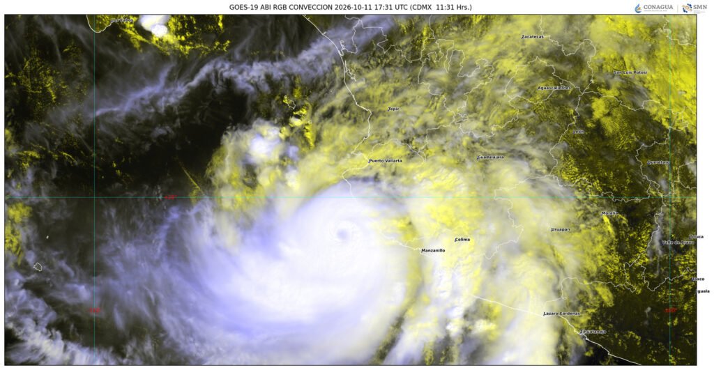 Huracán "Simon" es categoría 4 y avanza hacia Jalisco